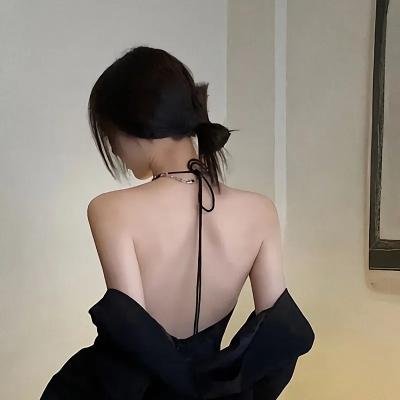 他的模样